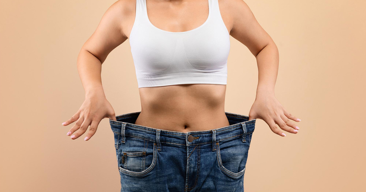 Fogyibogyó Extra előtti állapot – nő nagy méretű farmerben, fogyás előtti testforma bemutatása